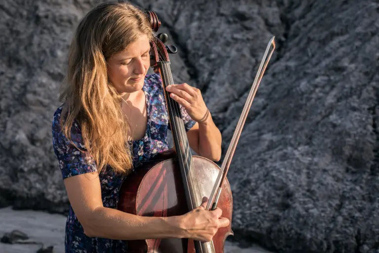 Værker af Helweg, Kristina Arakelyan og Narverud